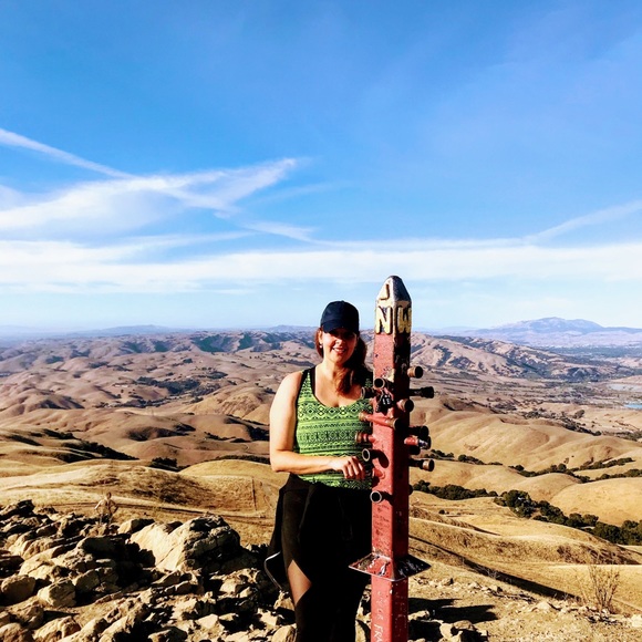 Meet your Posher, Dalia. Lived all over the world. - Picture 4 of 5